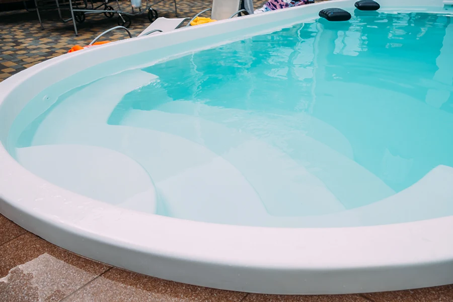 How to Customize a Pool